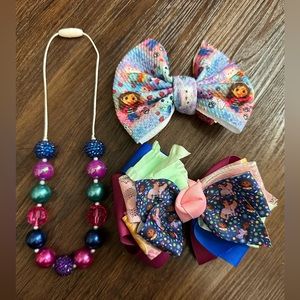 Girls Disney Bubble Necklace bow set